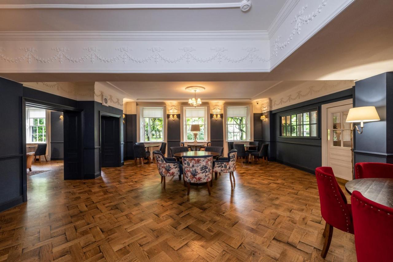 Statham Lodge Hotel Warrington Exterior photo