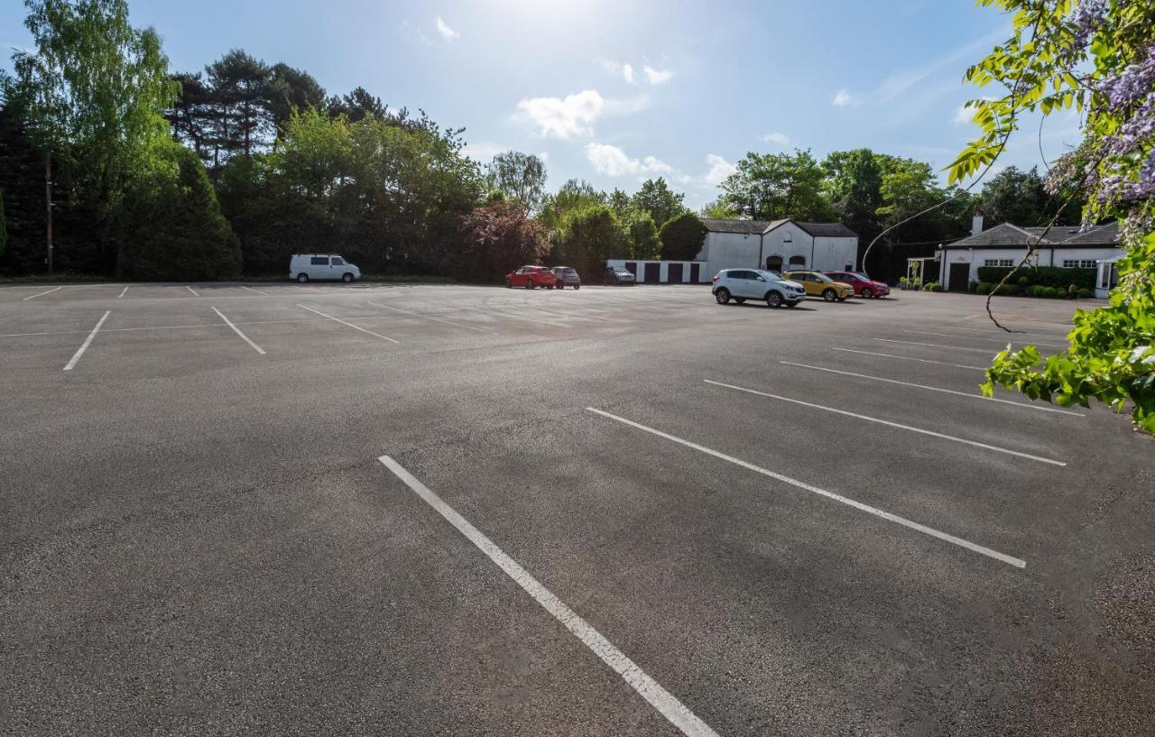 Statham Lodge Hotel Warrington Exterior photo